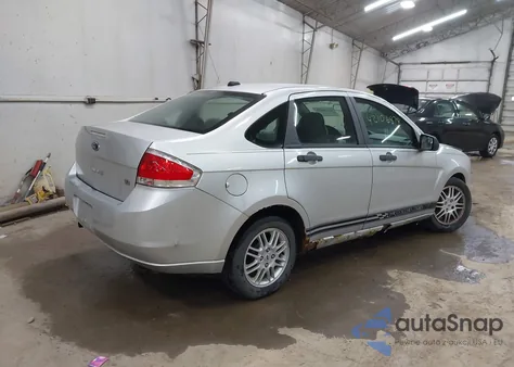 2011 Ford Focus Se z USA, uszkodzony, nr VIN 1FAHP3FN1BW120916